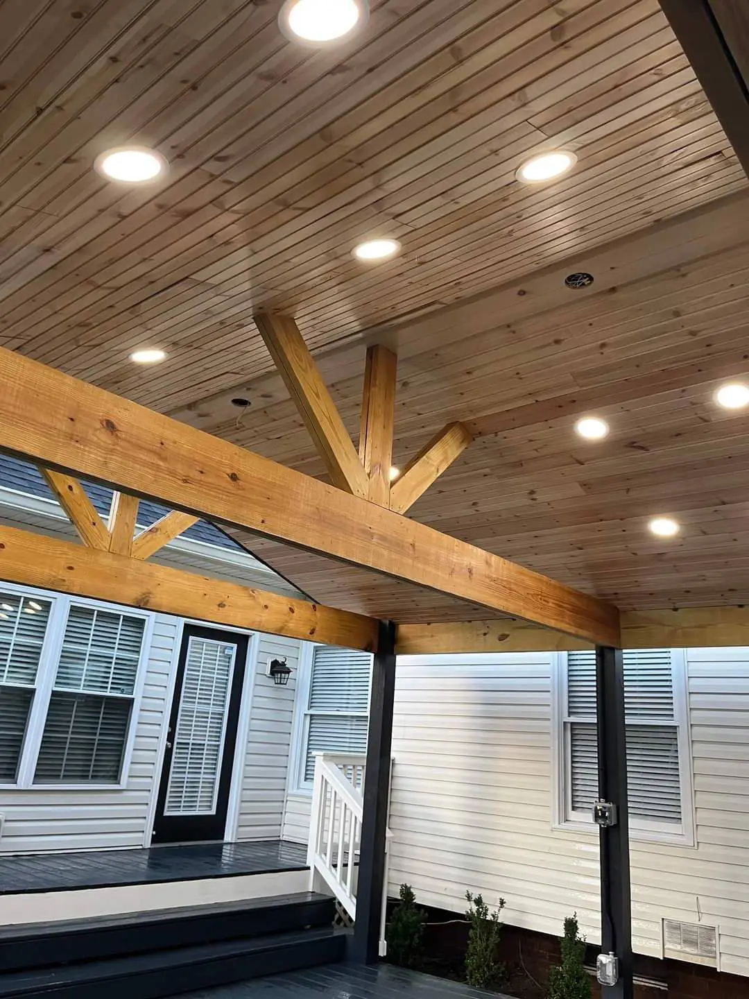 Covered patio with recessed lighting